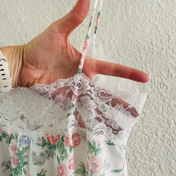 Vintage Cottagecore Floral NIghtgown - Picture 5 of 10